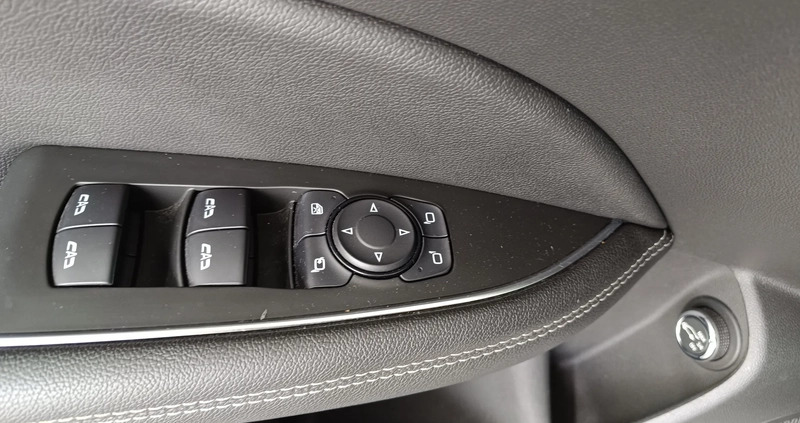 Opel Insignia cena 68900 przebieg: 117000, rok produkcji 2019 z Chełm małe 667